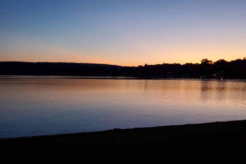 Serenity Sunset Brocton Екстериор снимка
