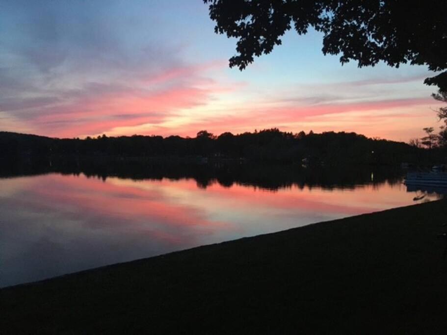Serenity Sunset Brocton Екстериор снимка